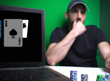 What is the average income of a professional poker player